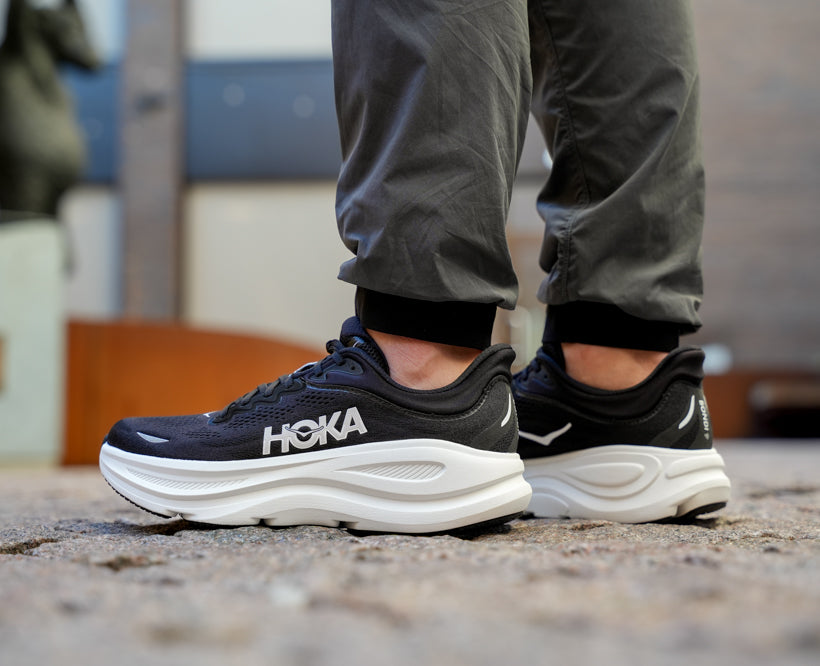 Hoka M BONDI 9 Black / White