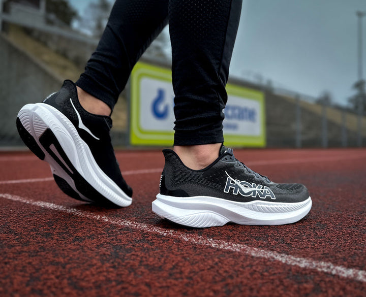 Hoka M MACH 6 WIDE Black / White