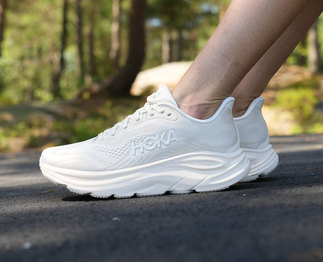 Hoka W CLIFTON 11 WIDE Alabaster / Oat Milk