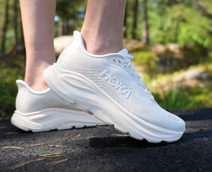 Hoka W CLIFTON 11 WIDE Alabaster / Oat Milk
