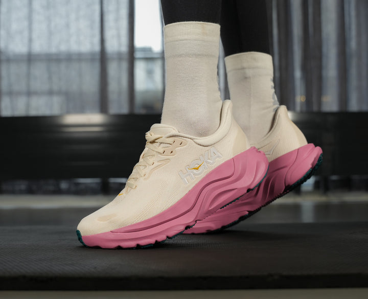 Hoka W ARAHI 8 Alabaster / Lingonberry