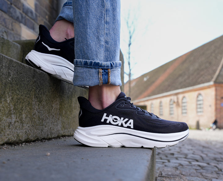 Hoka W CLIFTON 10 Svart / Vit