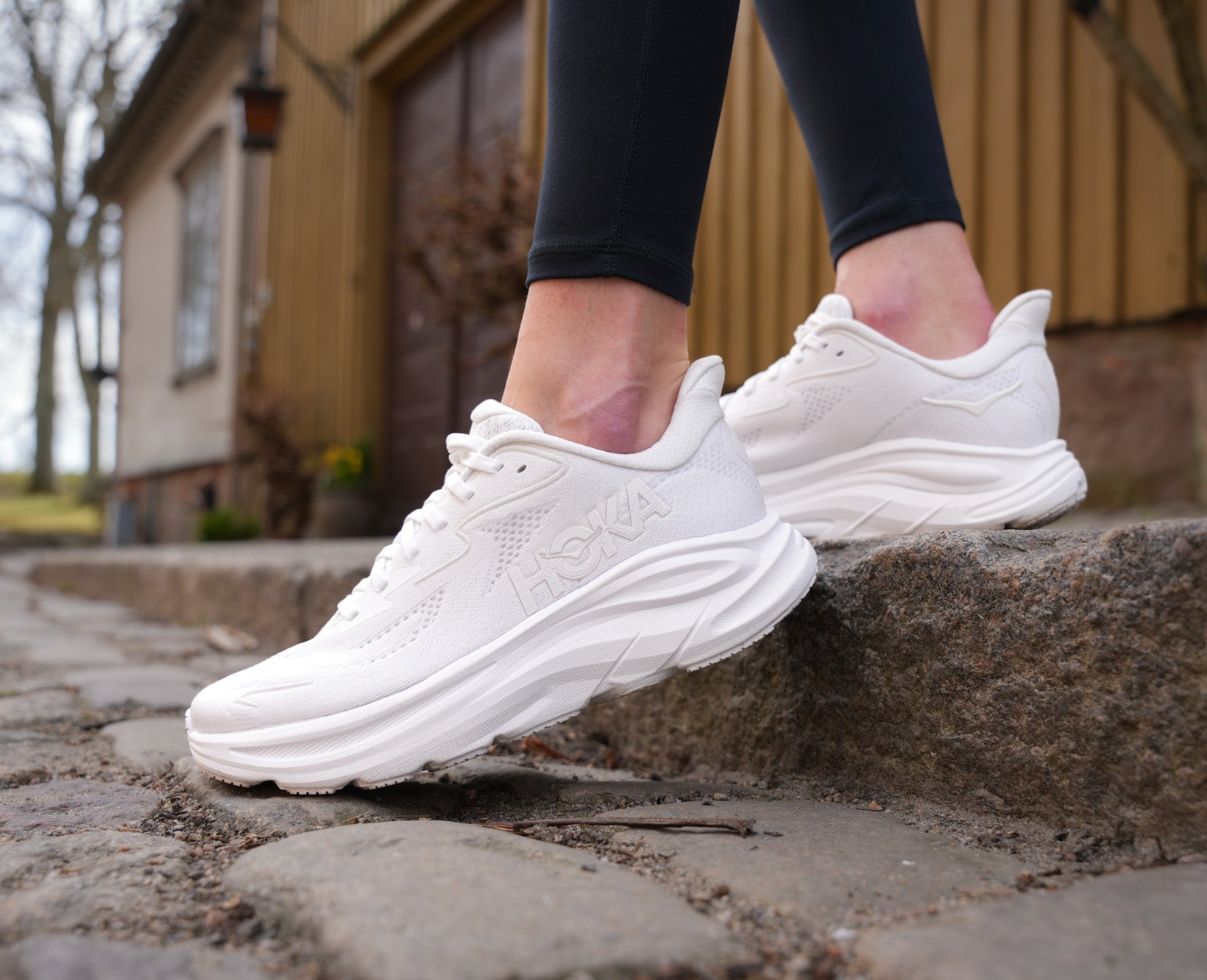 Hoka W CLIFTON 10 WIDE White / White – Framsport