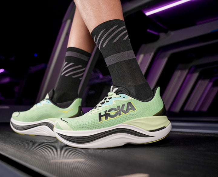 Hoka M SKYWARD X Luna Moth / Svart