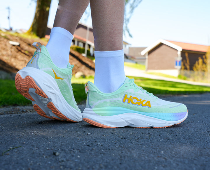 Hoka W SKYFLOW Luna Moth / Vit