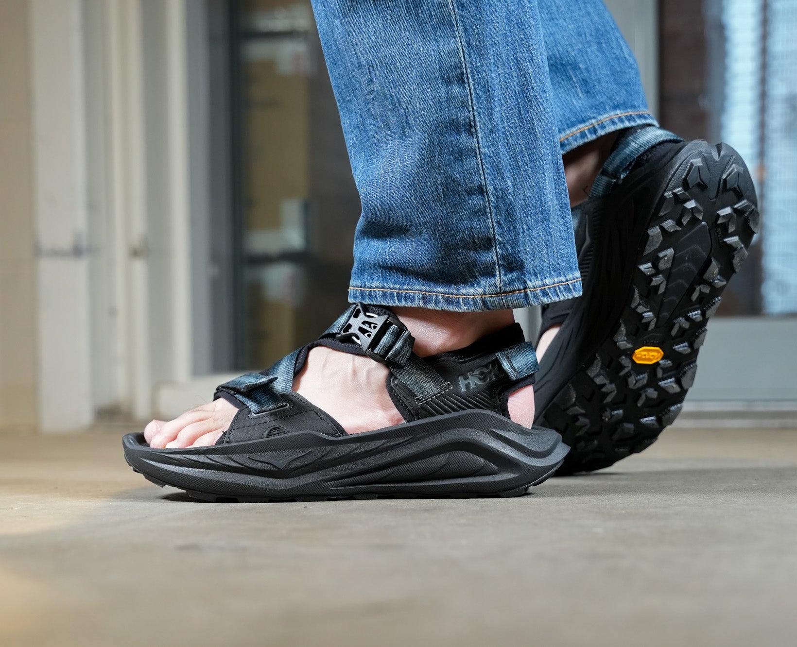Hoka M INFINI HIKE TC Black / Black – Framsport
