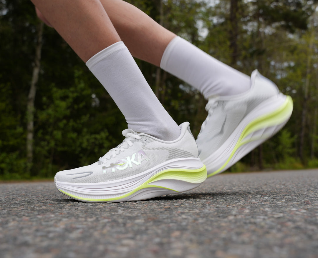 Hoka W SKYWARD X 2 White / Neon Yuzu