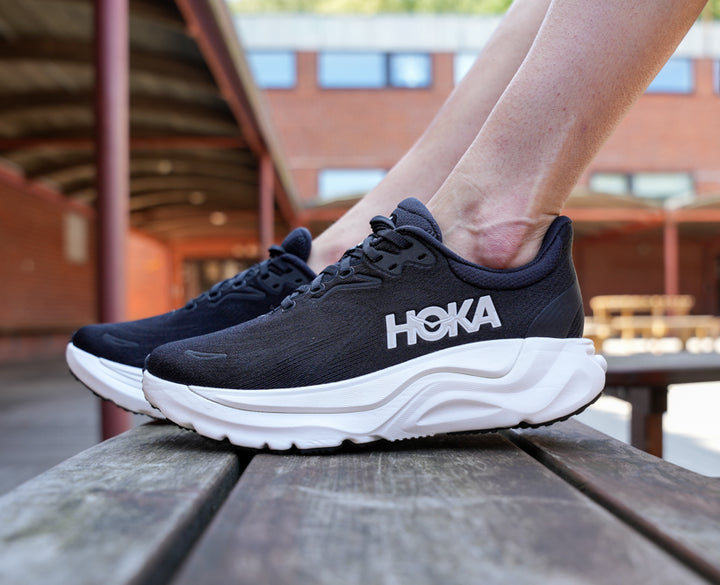 Hoka W ARAHI 8 Svart / Vit