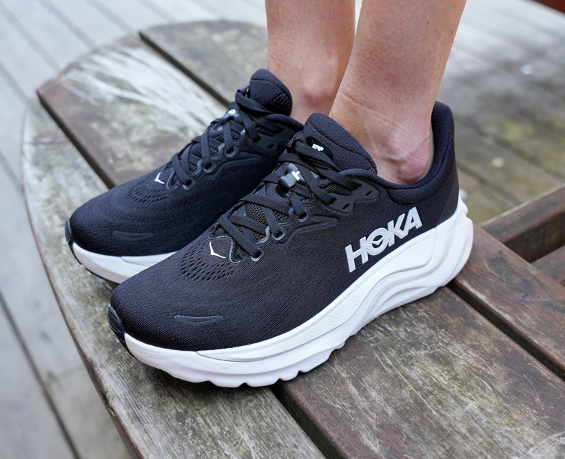 Hoka W ARAHI 8 WIDE Svart / Vit