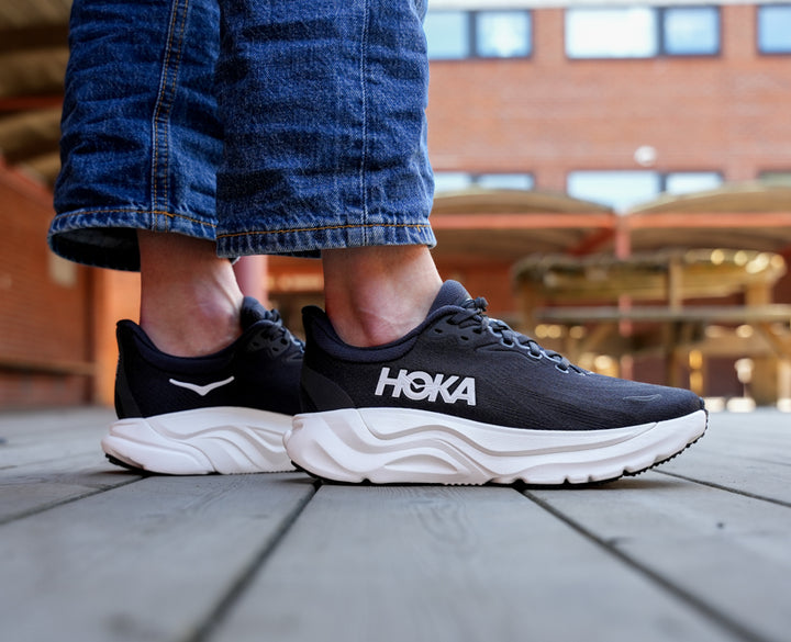 Hoka W ARAHI 8 Svart / Vit