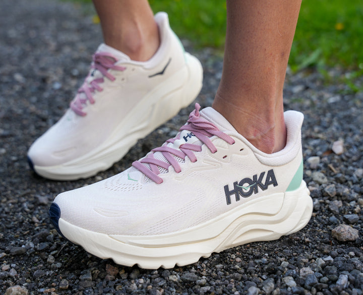 Hoka W ARAHI 8 Rose Cream / Alabaster