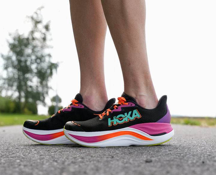 Hoka M SKYWARD X Svart / Electric Aqua