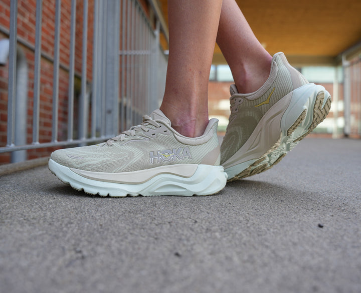 Hoka W ARAHI 8 ostronsvamp / tryffelsalt