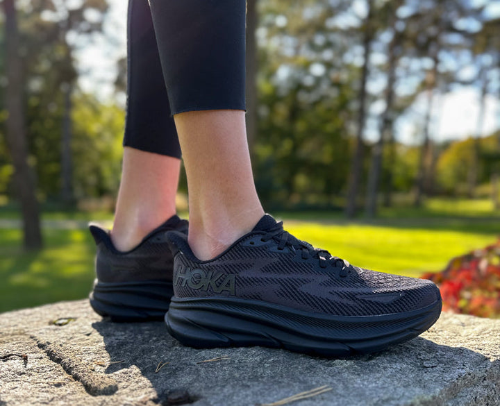 Hoka W CLIFTON 9 Svart / Svart