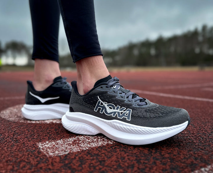 Hoka W MACH 6 Svart / Vit