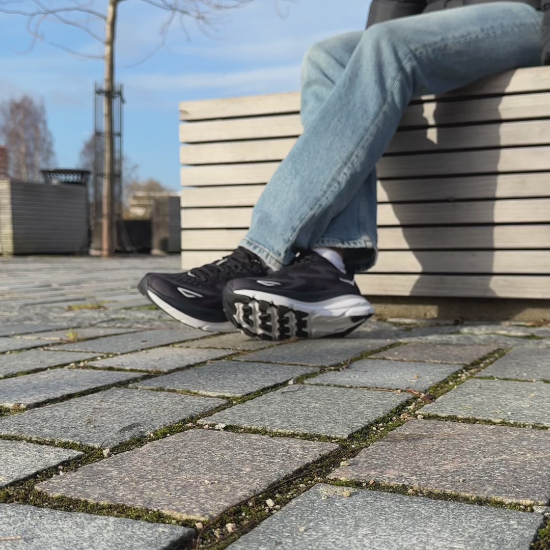 Hoka W CLIFTON 9 Svart / Vit